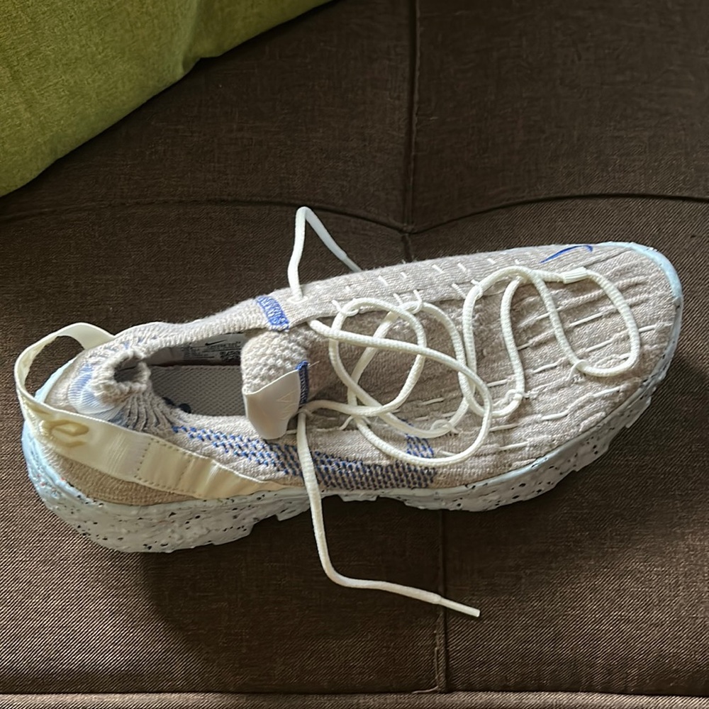 NWT Women’s Nike Elite Hippies